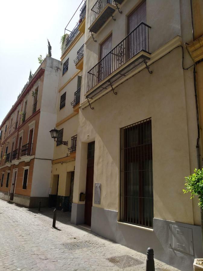 Rentalsevilla Espacioso Duplex En La Puerta Real Seville Exterior photo