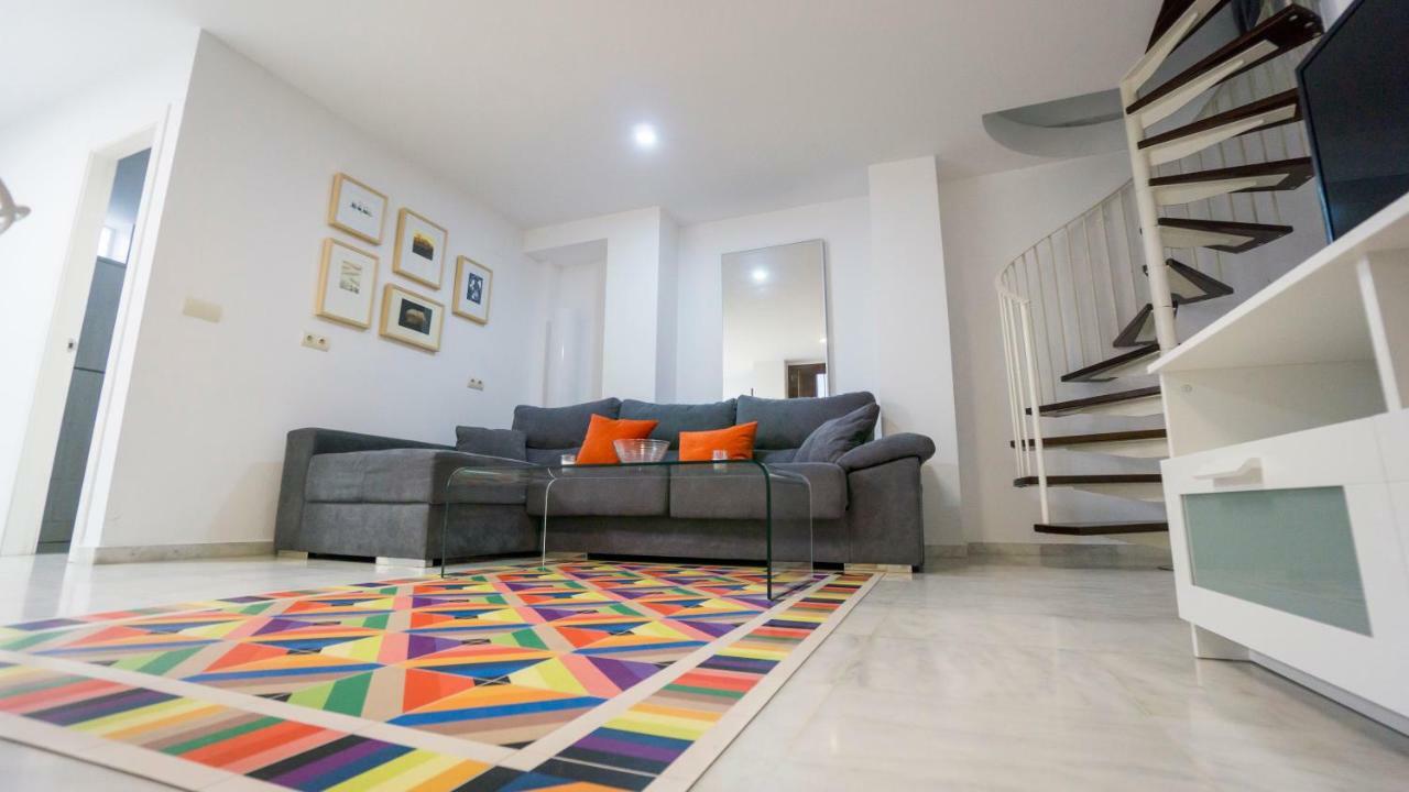Rentalsevilla Espacioso Duplex En La Puerta Real Seville Exterior photo