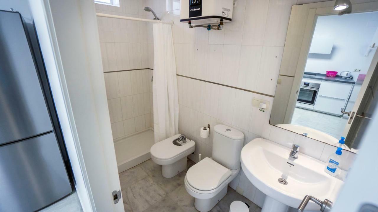Rentalsevilla Espacioso Duplex En La Puerta Real Seville Exterior photo